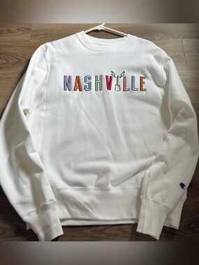 NWOT Champion White Crewneck Sweatshirt with Multicolor Nashville Embroidery